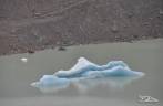 Um bloco de gelo azul na Laguna Torre, no Parque Nacional Los Glaciares, perto de El Chaltén, na Argentina